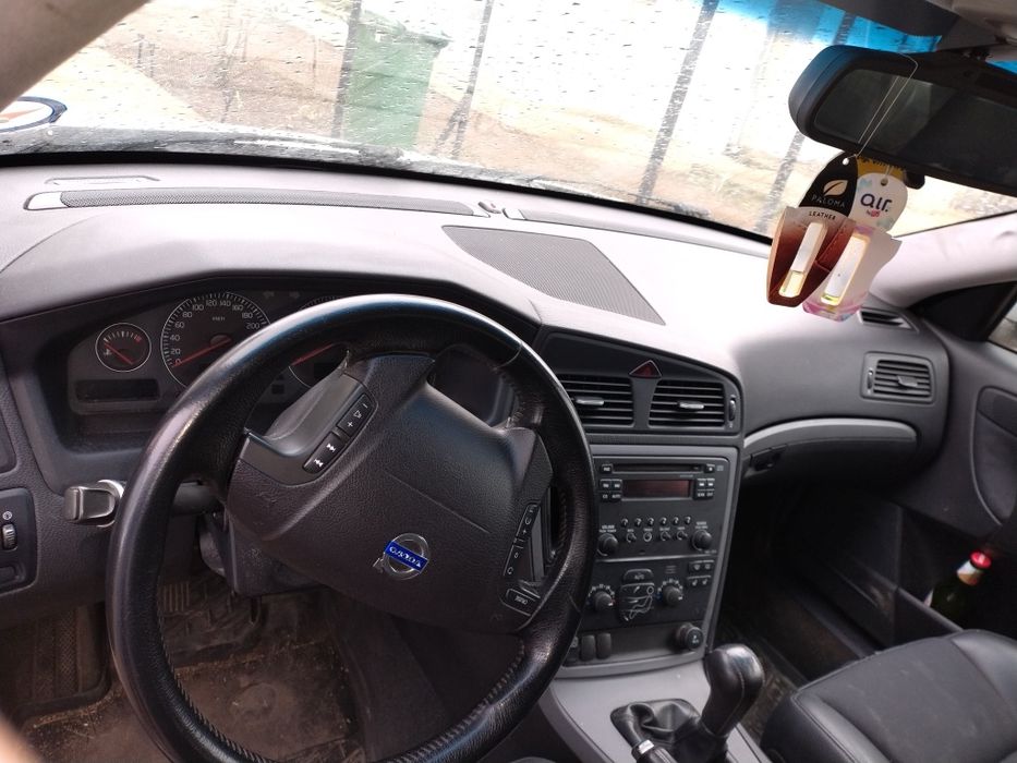 Vând Volvo V70 2.4 diesel
