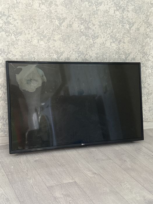 Продам телевизор lg 109 см