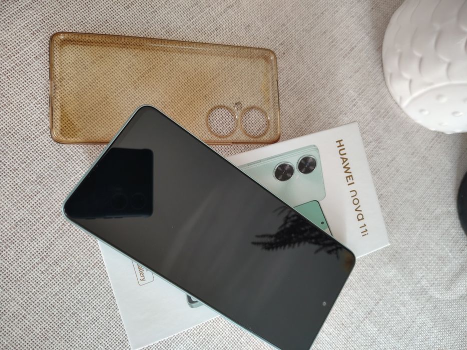 Huawei Nova 11i, in perfectă stare estetică și de funcționare.