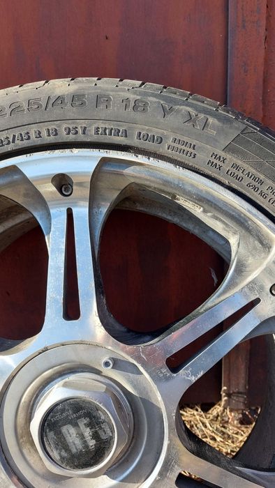 Шины 225/45-R18 с дисками за 200000тг