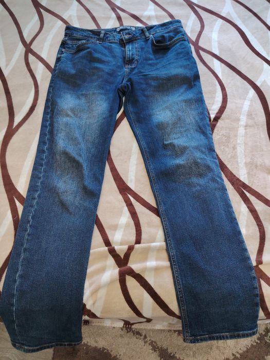Продам джинсы б/у. Мужские.