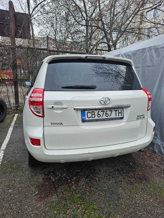 Тойота РАВ 4 2012