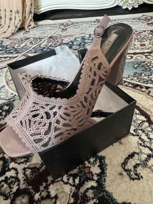 женские туфли на каблуках