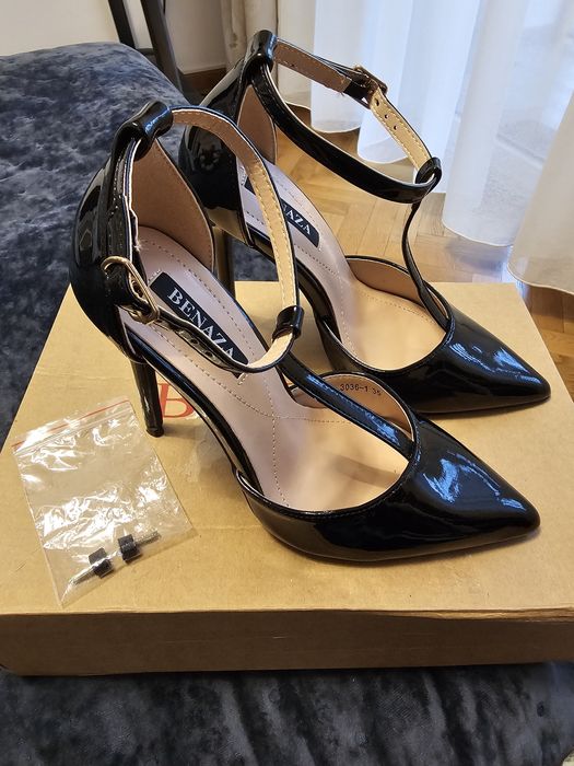 Pantofi stiletto