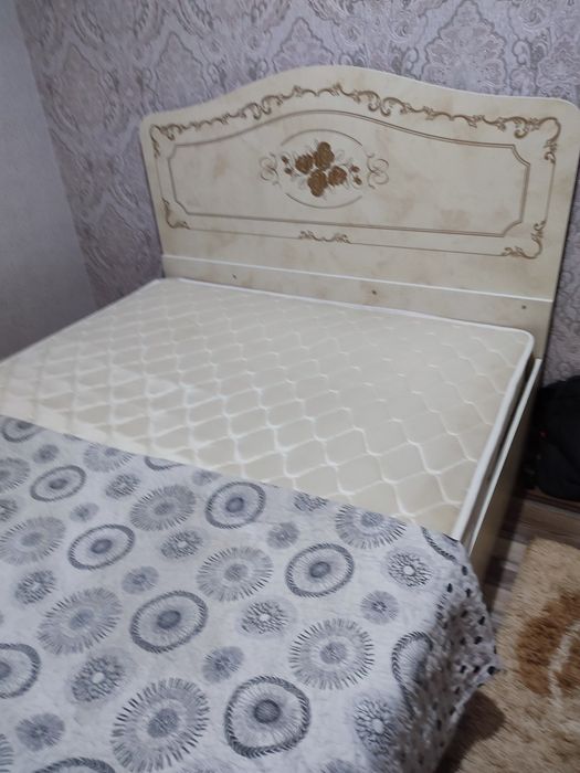 Диван екі адамдық