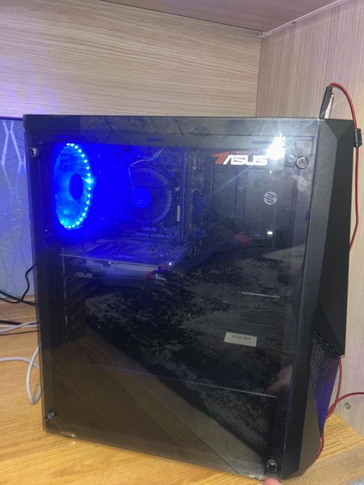 Vând calculator asus