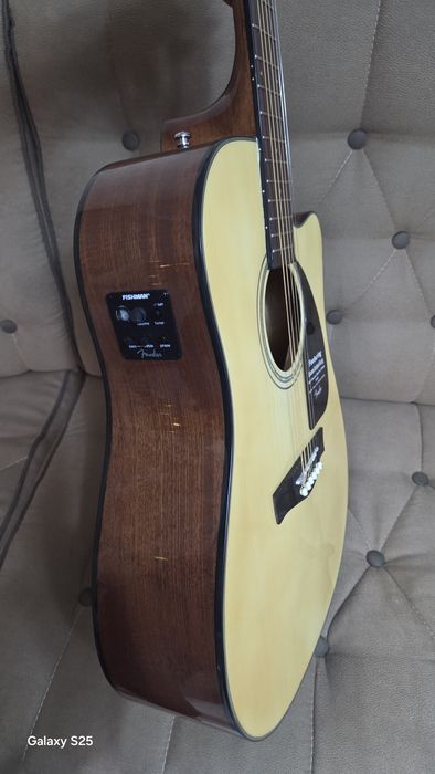 гитара Fender Acoustics CD-60 CEN в отличном состоянии