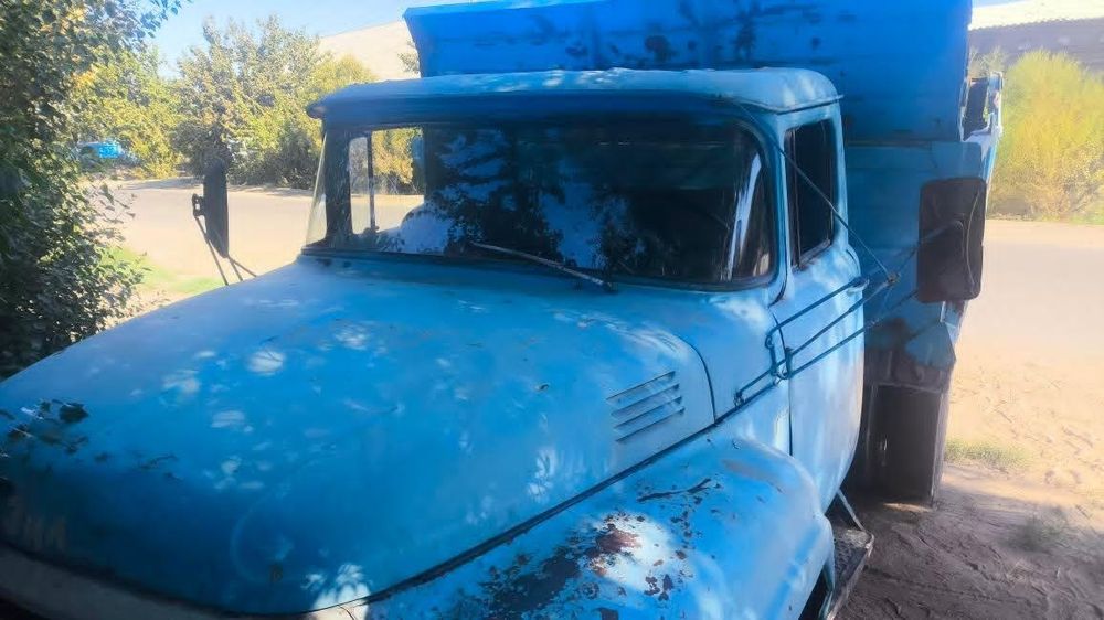 Зил 1987 yil yaxshi ishlaydi narxi  dizelda ishlaydi