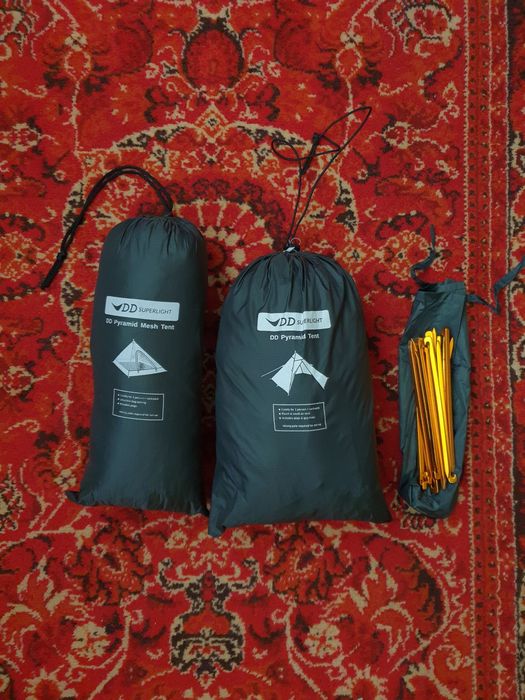 Cort Superlight Pyramid DD Hammocks și Pyramid Mesh DD Hammocks Arad
