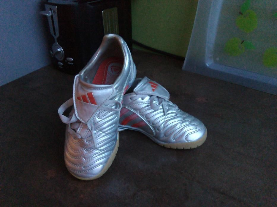 детски маратонкиAdidas кецове,футболни обувки,адидас,номер 30 за момче