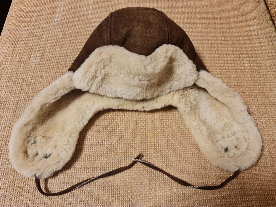 Căciulă de piele naturală, tip "Aviator", nouă