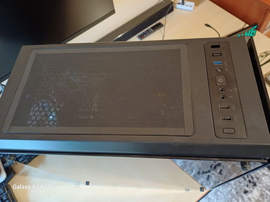 Carcasa PC Mid tower [sticla temperata]