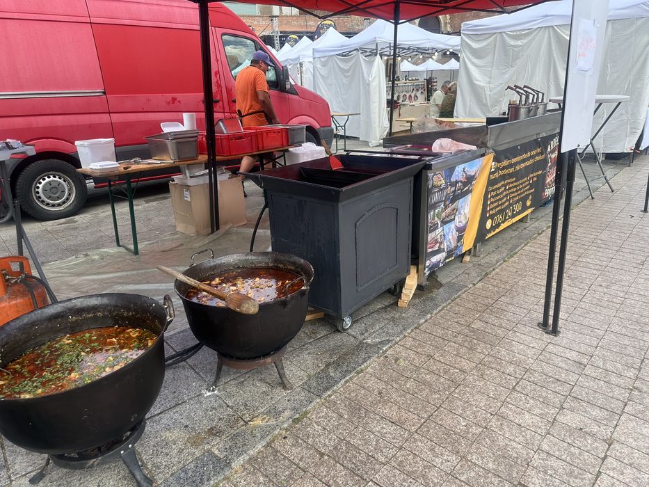 Bucatar de inchiriat  pt evenimente private, nunti, botezuri!