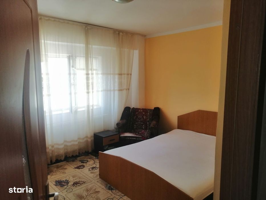 3 camere, mobilat și utilat, centrala proprie, bloc 1989, stradal