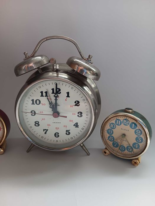 ceasuri de masa ,mecanice, nefuncționale, Aradora,Slava,vechi Comunism