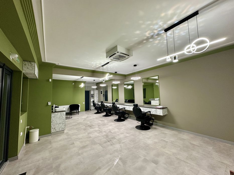 Spatiu comercial rovine bloc nou!