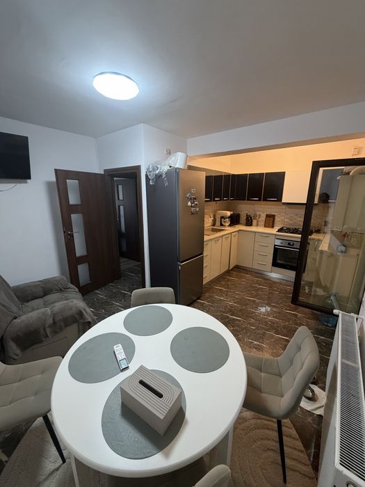 Vand apartament cu curte bragadiru