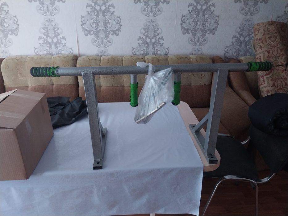 Продам Турник настенный