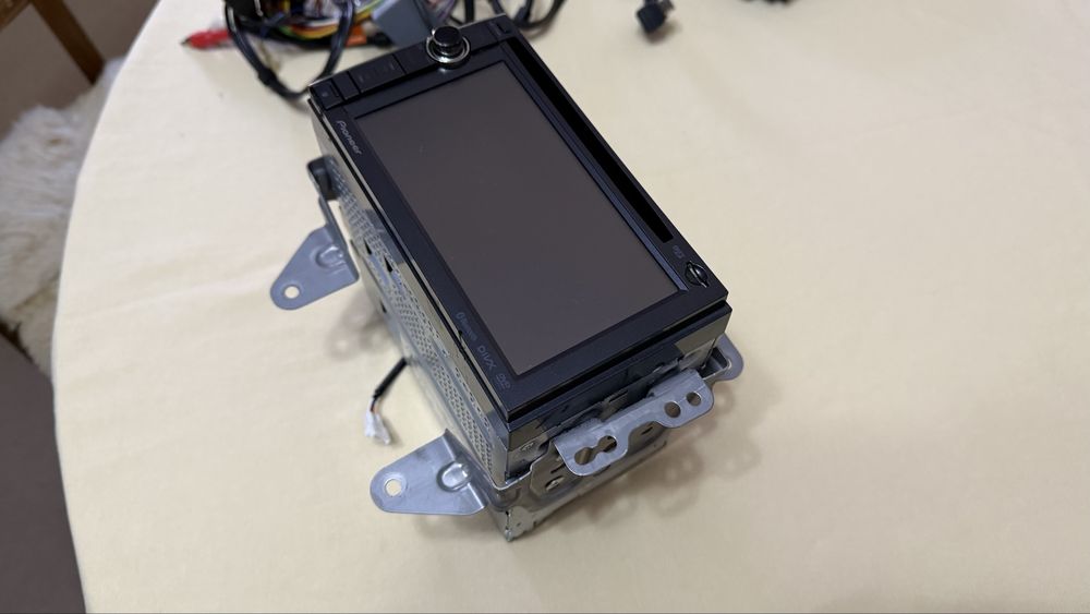 Продавам оригинална навигация за Honda CRV 3 FaceLift / Pioneer