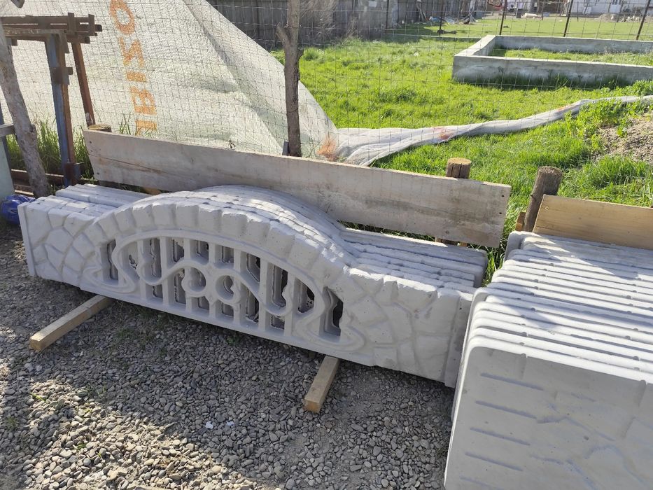 Gard din beton vibrat și aditivat