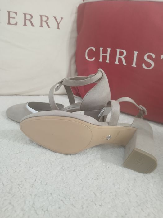 Нови обувки Tamaris