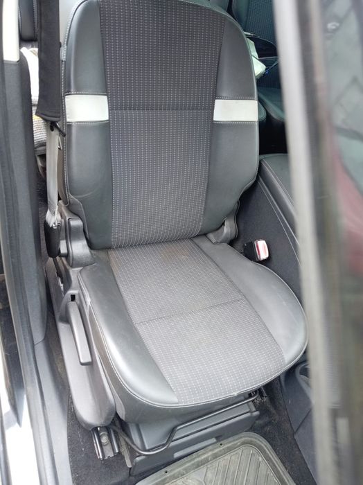 Vând set complet scaune și banchete Renault Scenic 2011