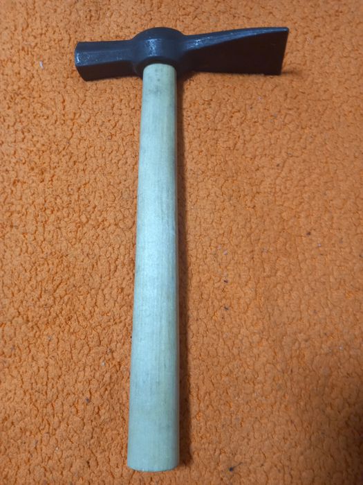 Кирка с молотком новая