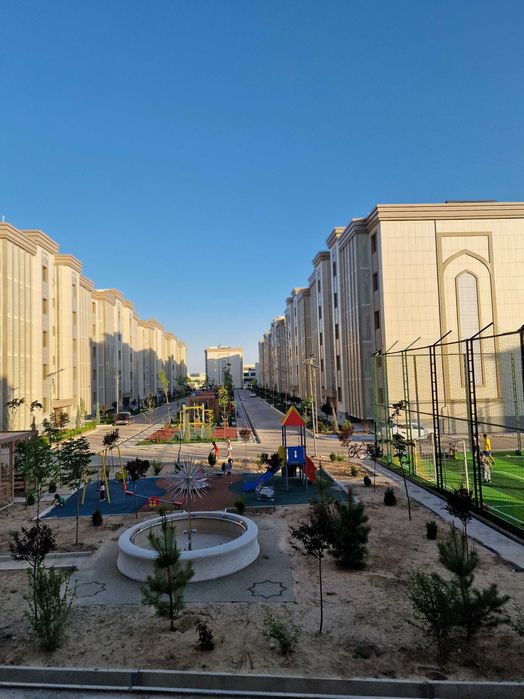 Yangi O'zbekiston massivida qurilgan 3 xonali uy ijaraga beriladi.