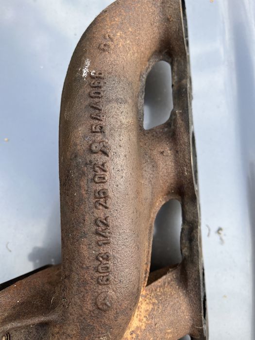 Изпускателен и всмукателен колектор от Мерцедес Ом 603