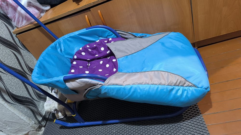 Продам санки с длинной ручкой