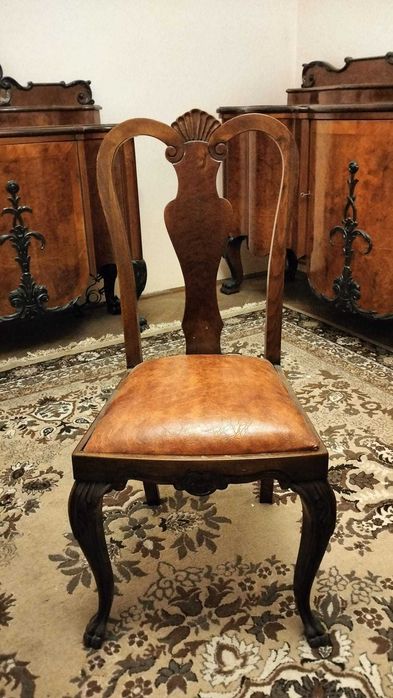 Vând mobilier vintage sufragerie - bufete, vitrină, masă extensibilă și 6 scaune