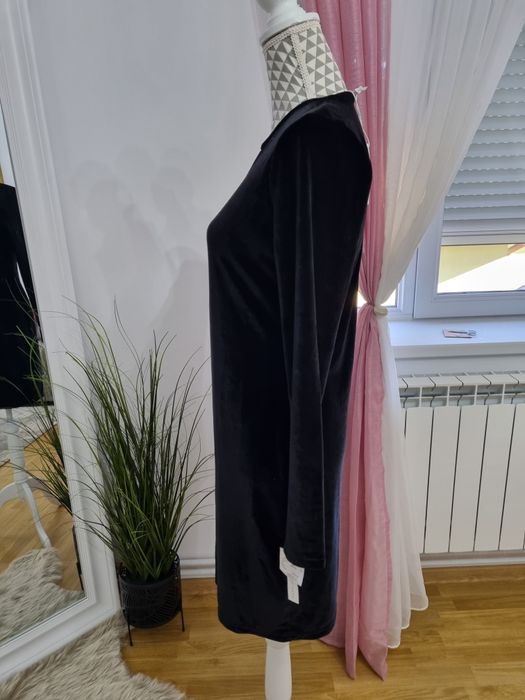 Rochie neagră din catifea