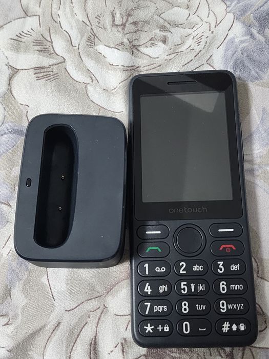 Telefon cu butoane