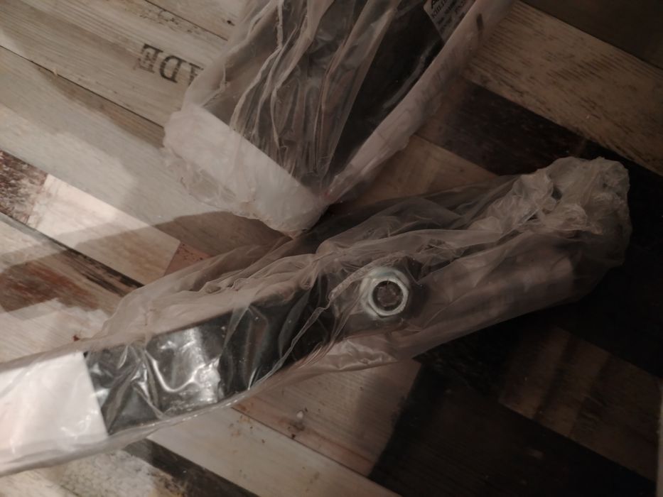 Вентиля, задвижки от десяти тыщь и выше.