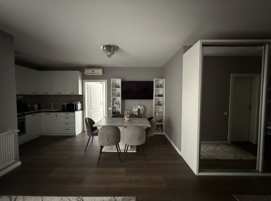 Apartament 2 camere, 400€
