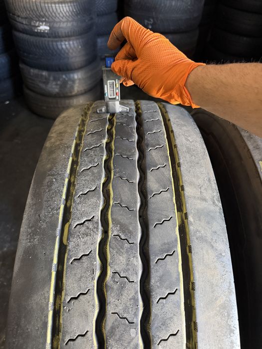 2 anvelope camion directie 315/70/22.5 , Continental , 11 mm !