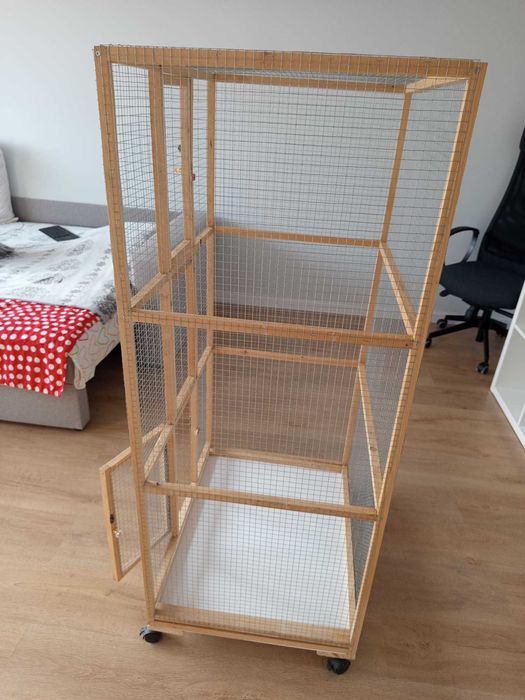 Vand voliera mare pentru pasari / papagali