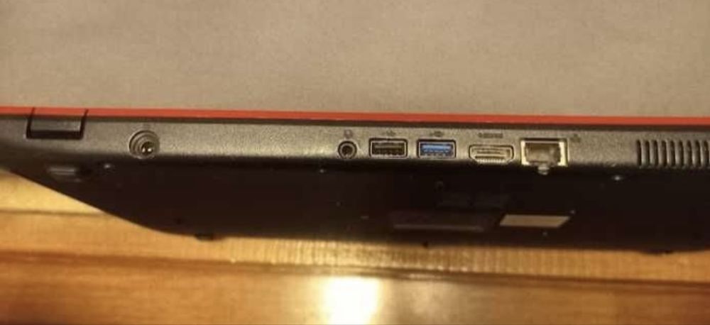 Лаптоп Acer es1-531