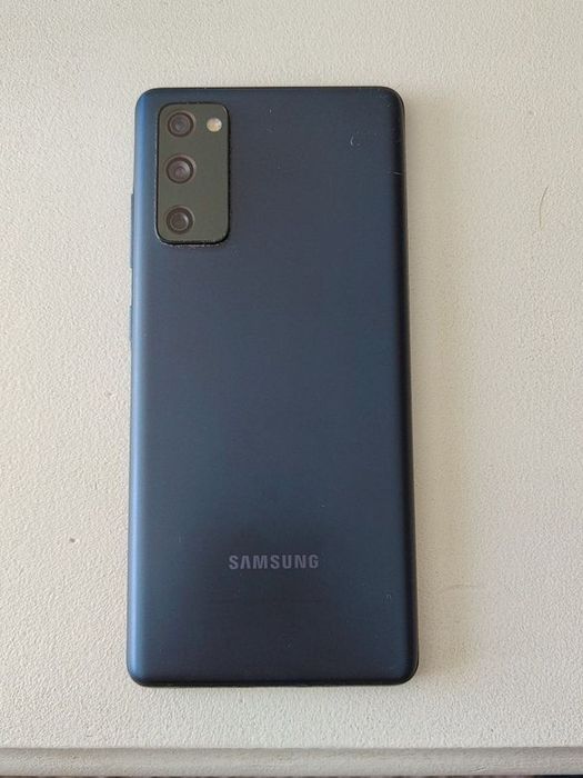 Самсунг S20FE 128/6 4500емкость