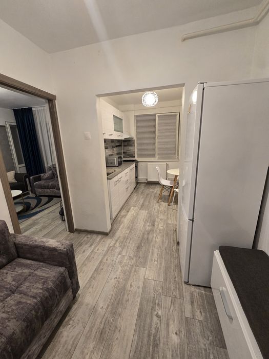 Persoana fizica,vând apartament cu 2 camere în inima orașului Galati