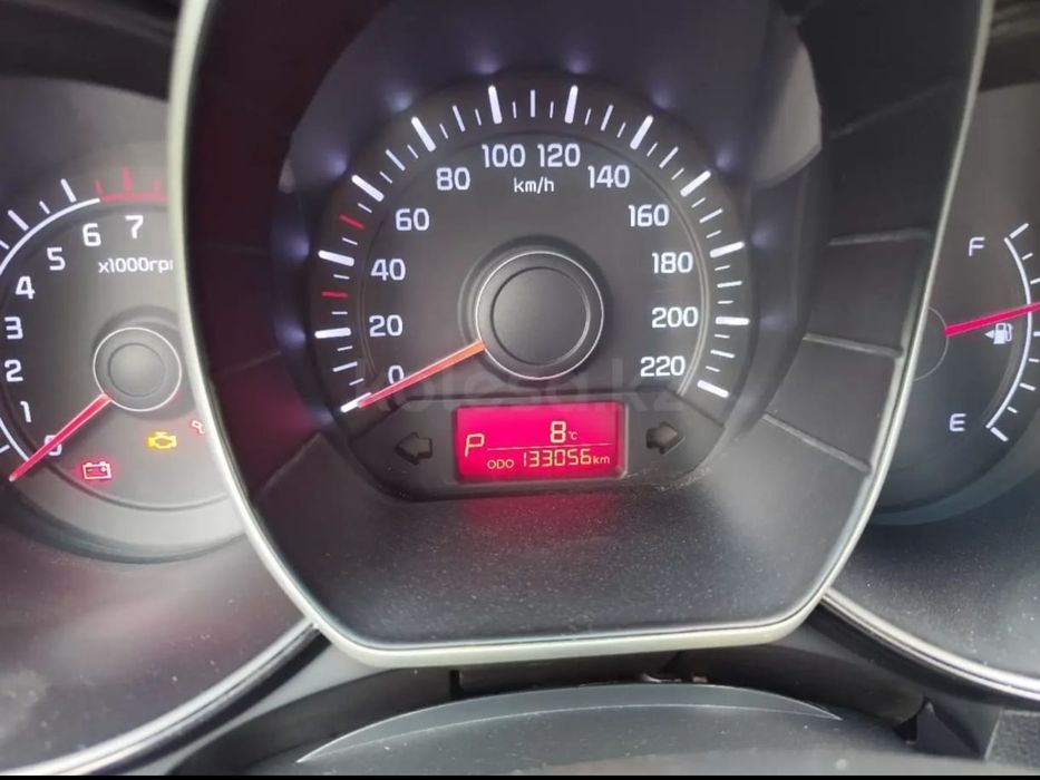 Kia Rio 2013 хетчбек.