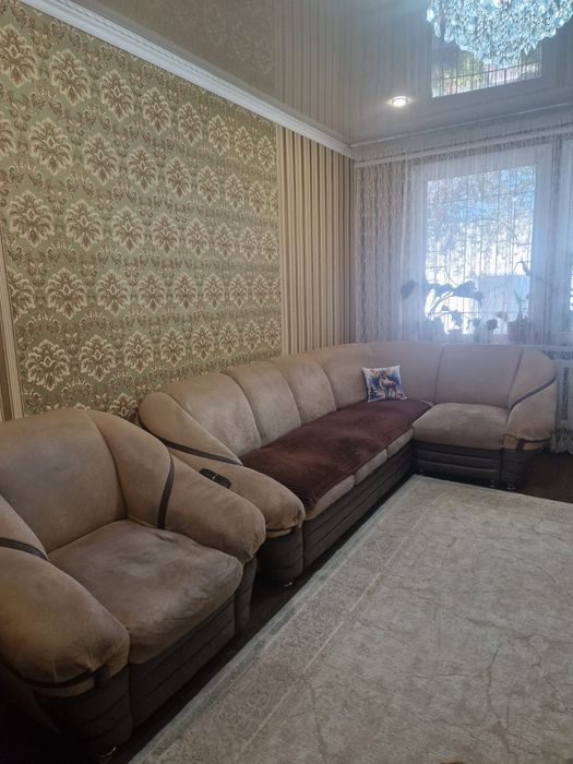 Продам диван угловой