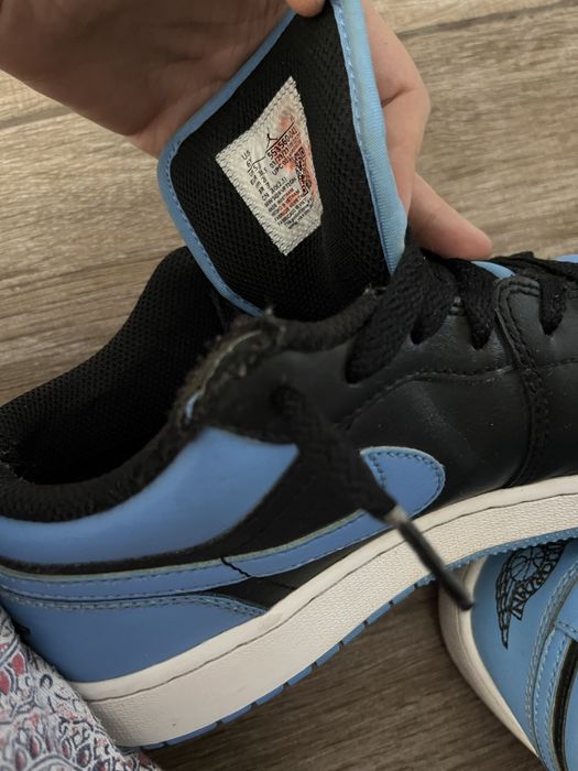 Jordan 1 blue.