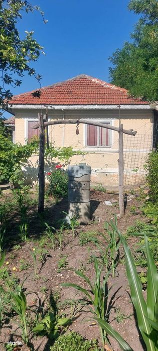 Casă de vânzare 107 mp, teren 2065 mp, acces asfalt