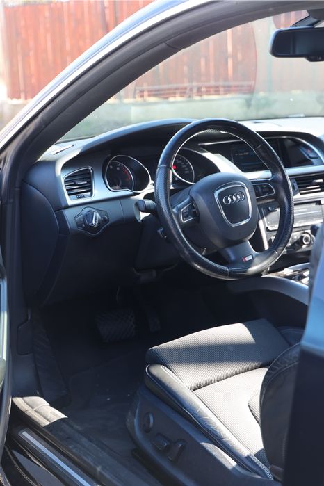 Audi a5 2.0 tfsi 211 cp quattro