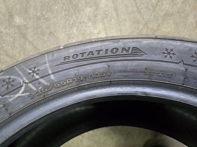 235/55/19 DUNLOP 4бр