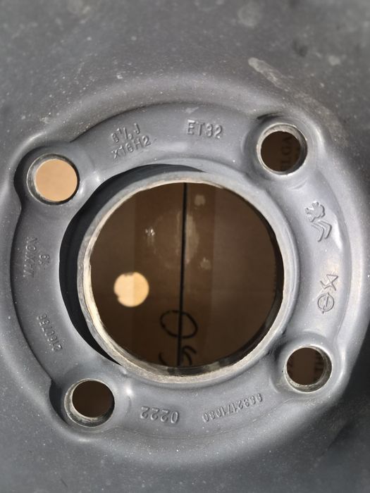 Оригинални метални джанти от Citroen C4 2022 година с болтове  4x108 R16 65.1 mm J6  5   ET32