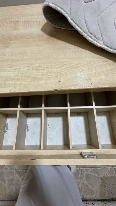 Стол-шкаф с тумбами