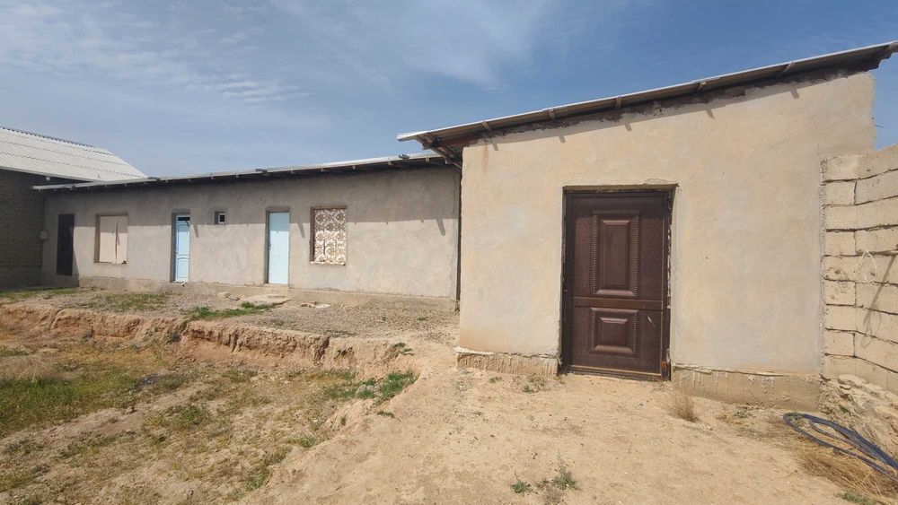 Hovli sotiladi. KUMUSHKON MFY