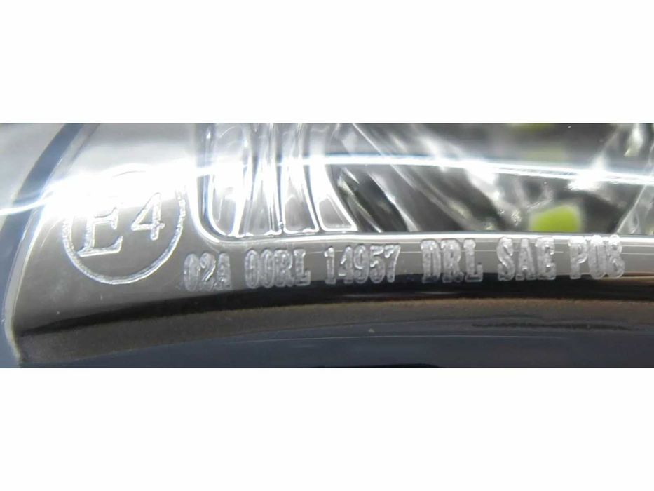 Капаци халогени с ЛЕД дневни светлини Мерцедес 204 LED Mercedes W203